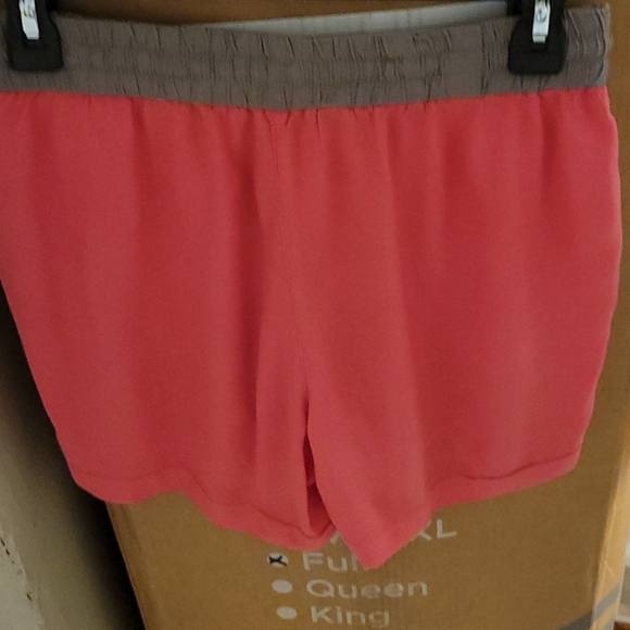 JCREW STRETCH WOMEN'S SHORT SIZE 2 - Picture 3 of 16